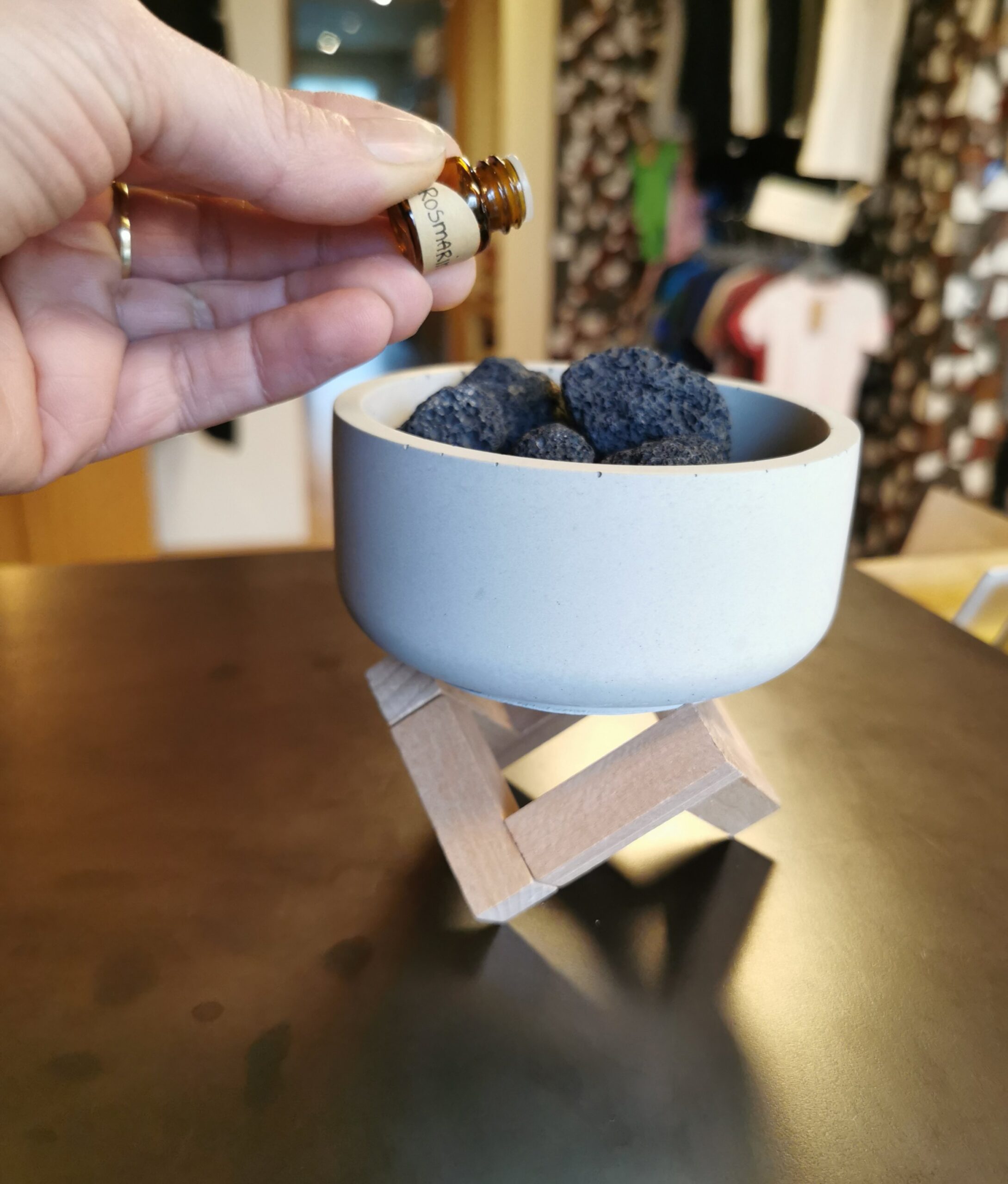 Diffuser aus Beton mit Lavasteinen ♥