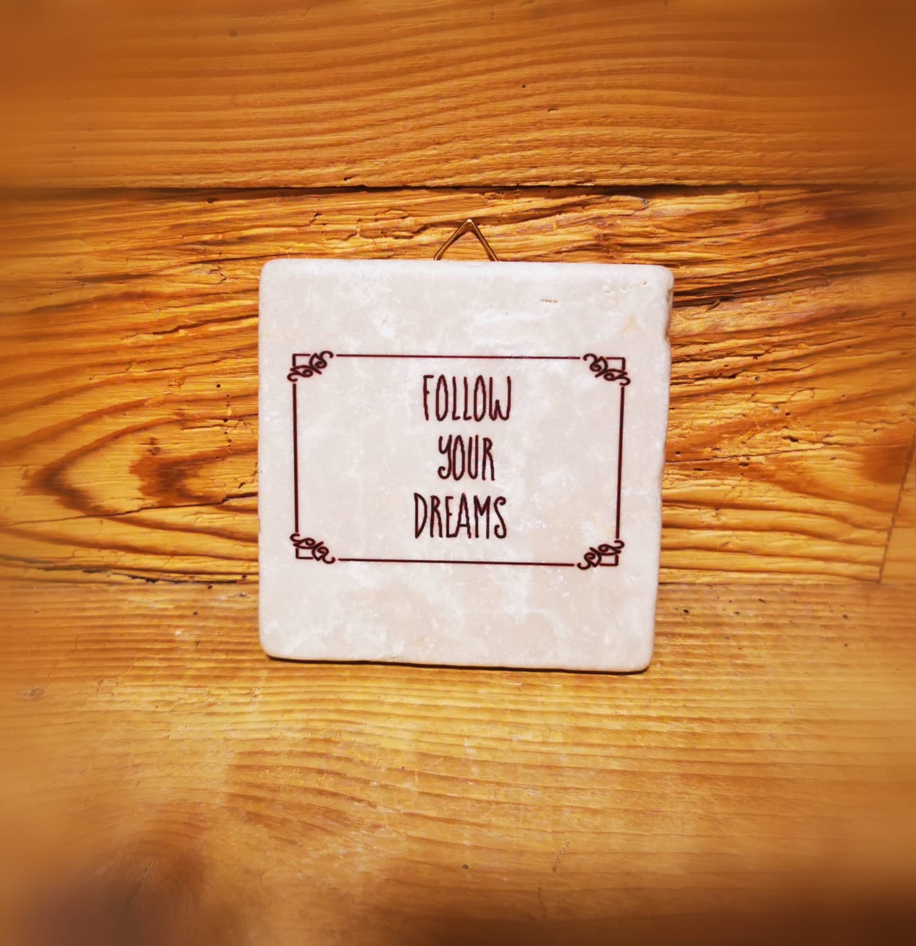 Marmor-Täfele „Follow“