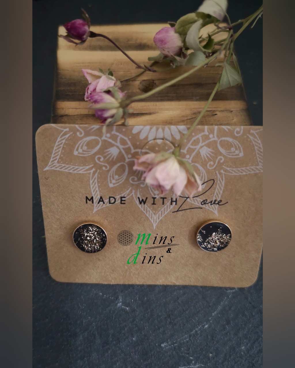 beton ohrstecker rosevergoldet schwarz 10mm 925 silber ohrstecker beton schwarz goldstaub handgefertigter betonschmuck rosegold schwarz minimalistischer schwarz rosegold schmuck