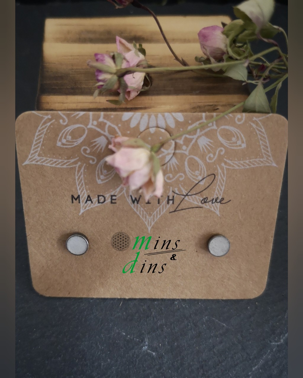 beton ohrstecker geschwaerzt silber 4mm 925 silber ohrstecker geschwaerzt beton handgefertigter betonschmuck schwarz silber minimalistischer beton mini ohrstecker