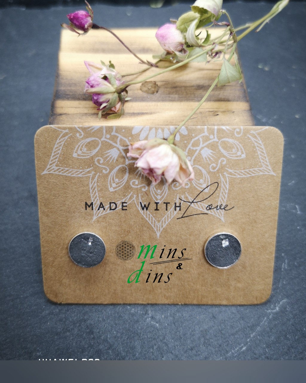 beton ohrstecker dunkelgrau silber 7mm 925 silber ohrstecker beton blattsilber handgefertigter betonschmuck dunkelgrau silber minimalistischer beton schmuck grau