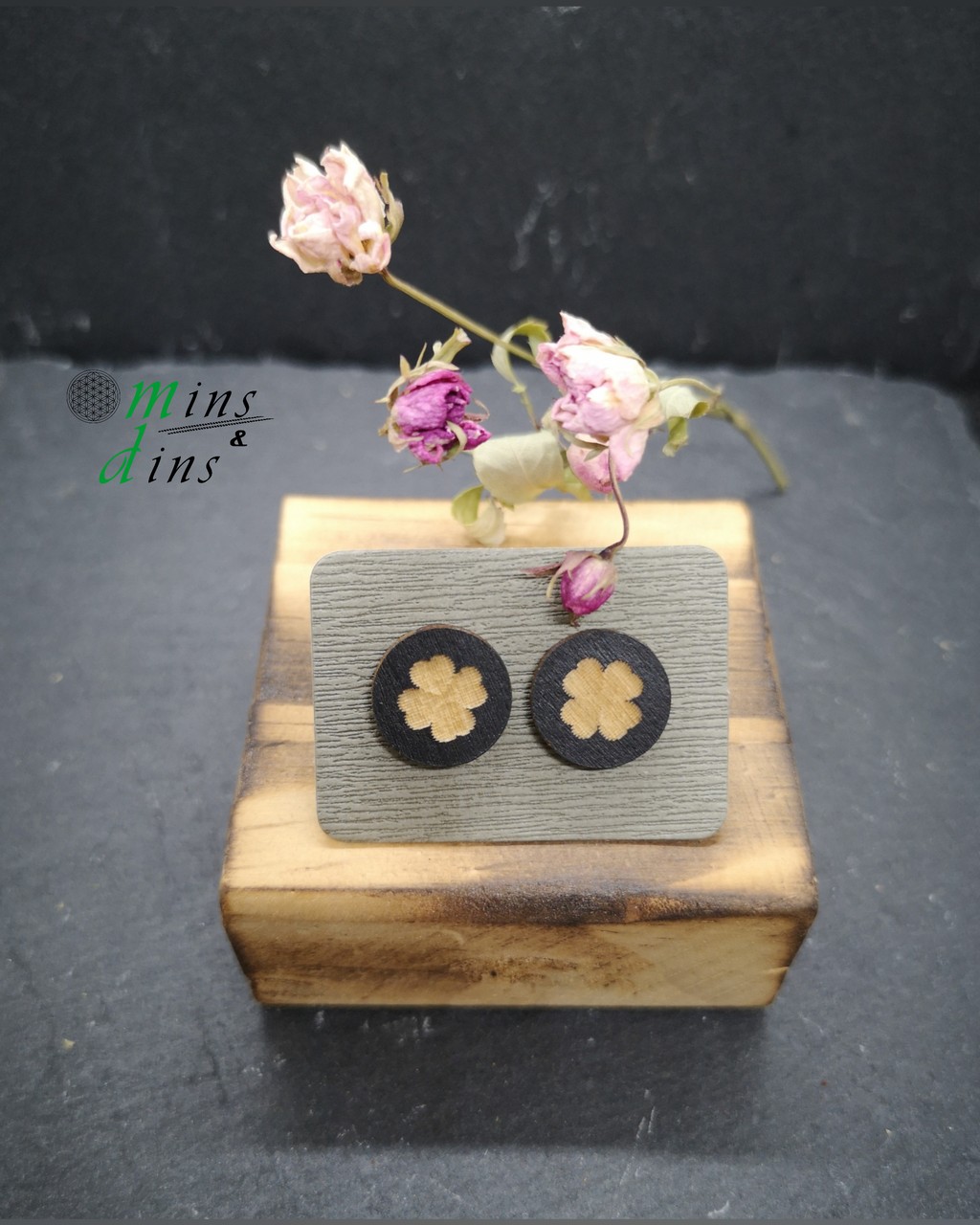 Ohrstecker „holzig“