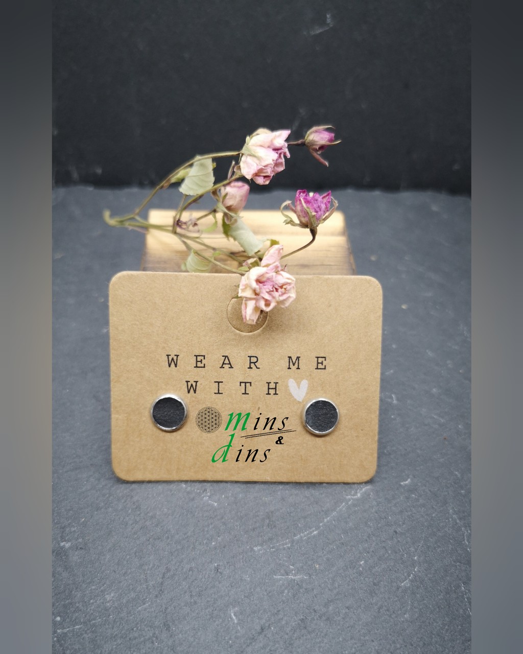 beton ohrstecker schwarz edelstahl 6mm edelstahl ohrstecker beton schwarz handgefertigter betonschmuck schwarz minimalistischer beton schmuck